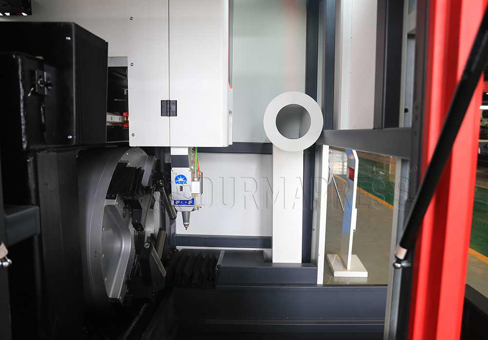 Do you know why optical fiber laser cutting machine often clean up dust?